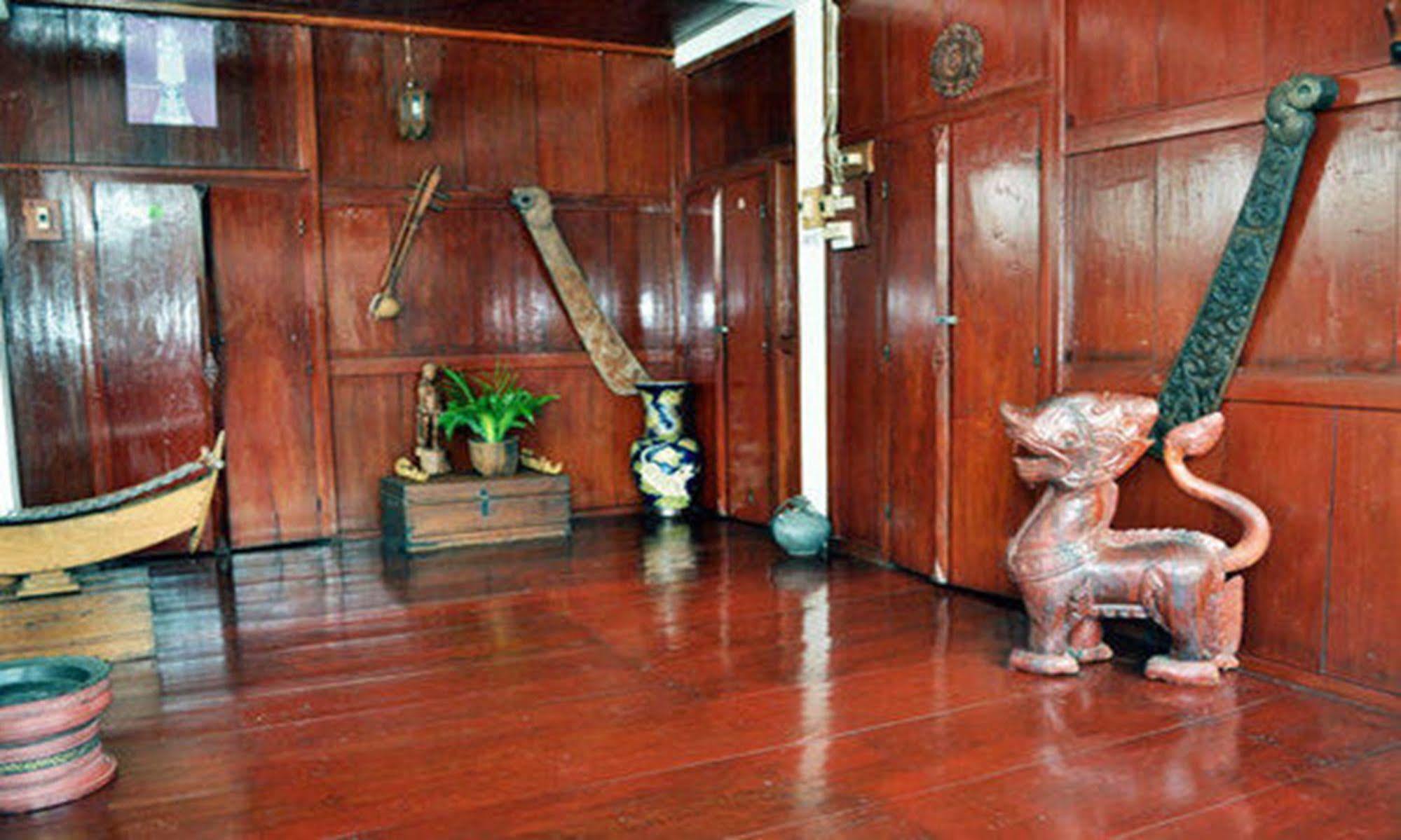 วันวิสา เกสท์เฮาส์ Hotel หลวงพระบาง ภายนอก รูปภาพ